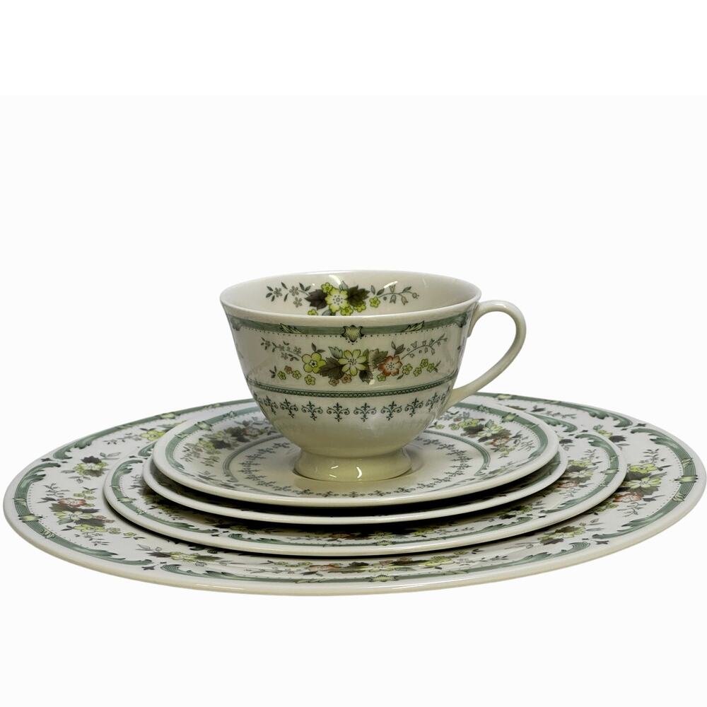 Royal Doulton Provencal England Retired 5-Piece Place Setting-Exceptional